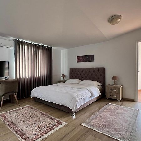 Hotel Vila Arbri Μπεράτ Εξωτερικό φωτογραφία