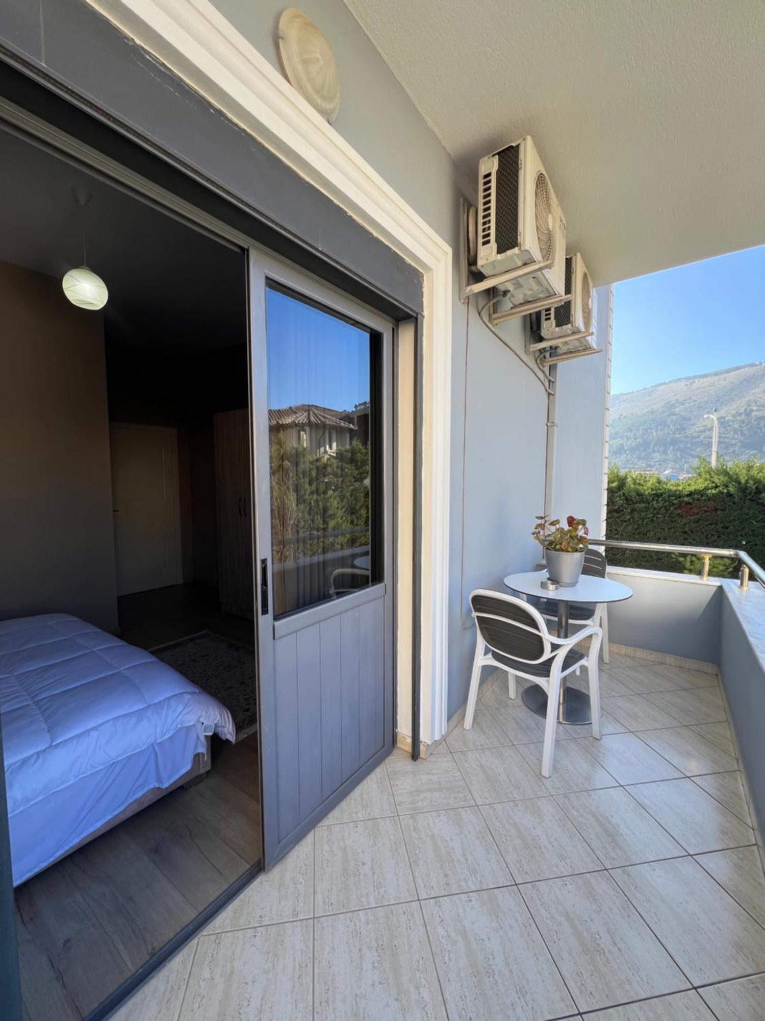 Hotel Vila Arbri Μπεράτ Εξωτερικό φωτογραφία