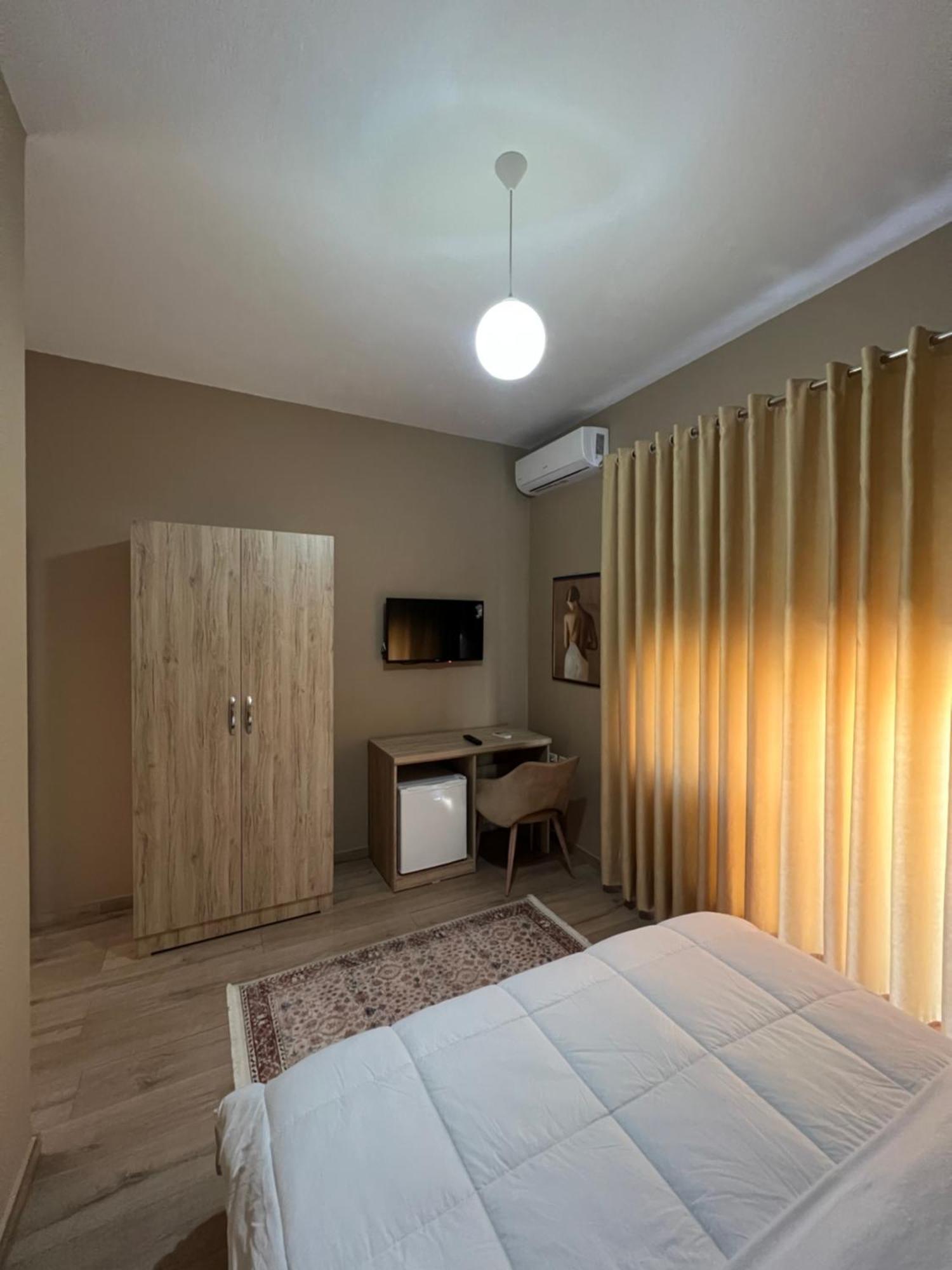 Hotel Vila Arbri Μπεράτ Εξωτερικό φωτογραφία