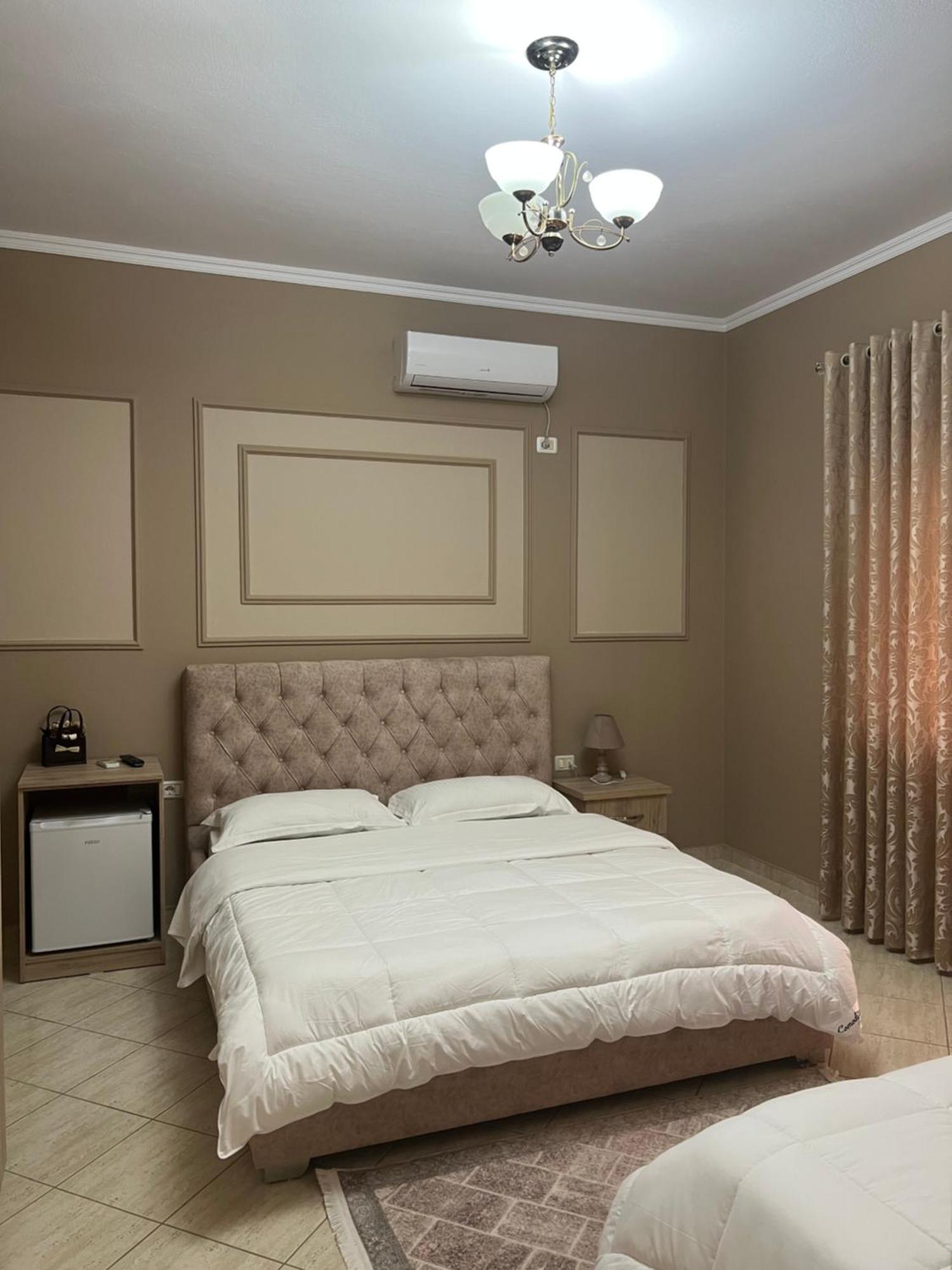 Hotel Vila Arbri Μπεράτ Εξωτερικό φωτογραφία